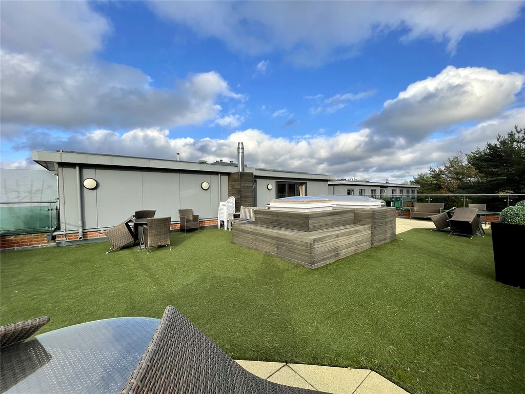 Property photo 3 of 12 Picture No. 18