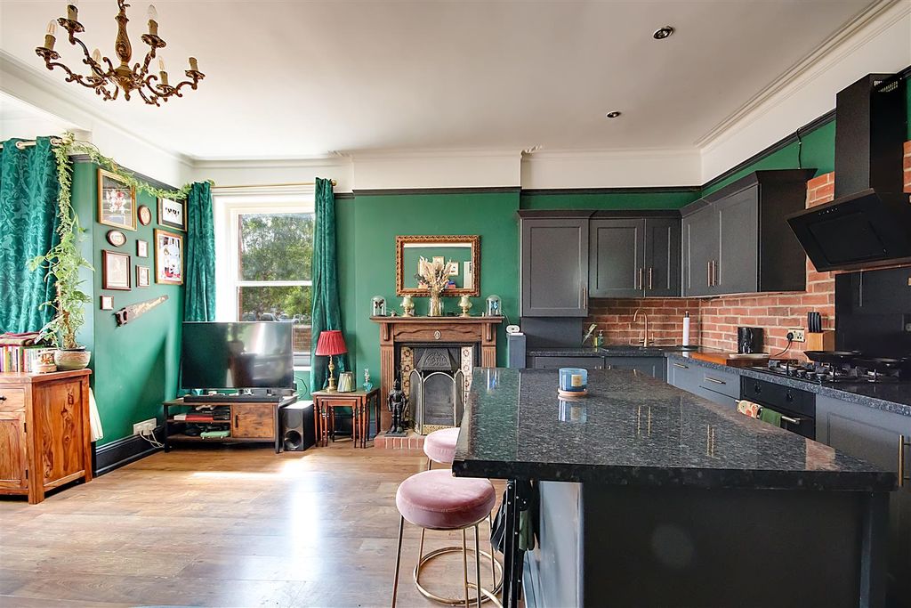 Property photo 3 of 9 Open Plan Lounge/Kitchen
