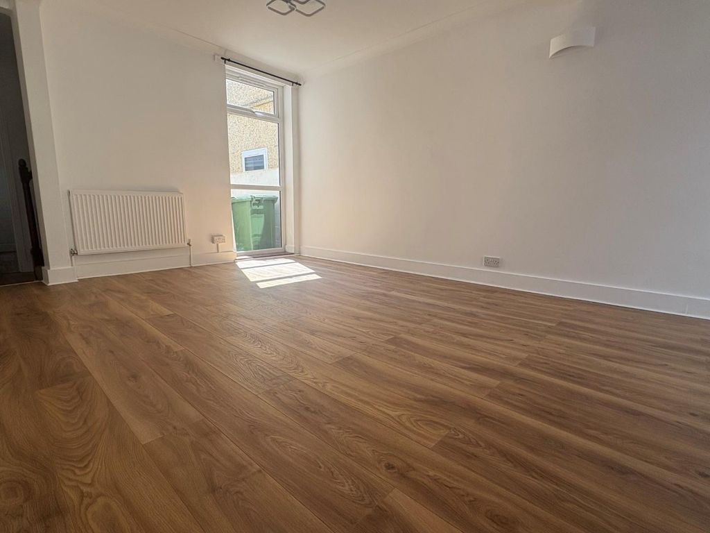 Property photo 2 of 11 7.Jpg