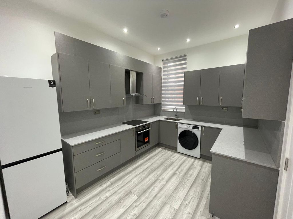Property photo 1 of 7 2 Bed Flat To Rent The Broadway, Southall Ub1