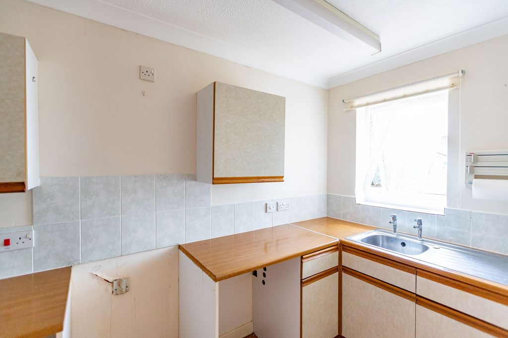 Property photo 2 of 13