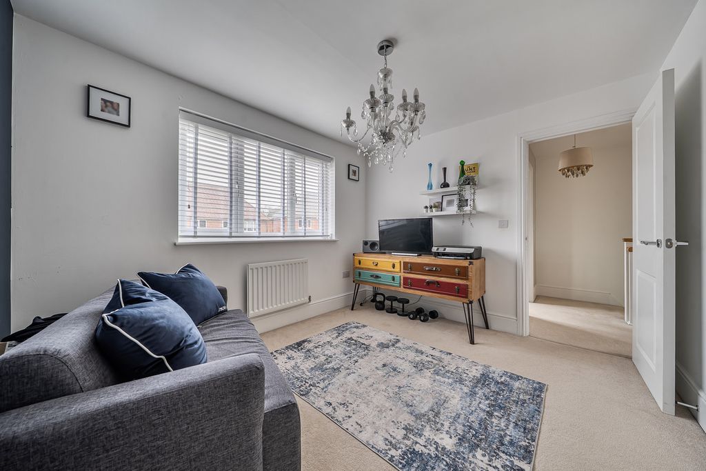 Property photo 3 of 19