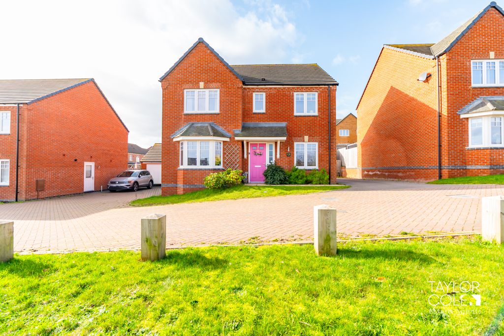 Property photo 1 of 33