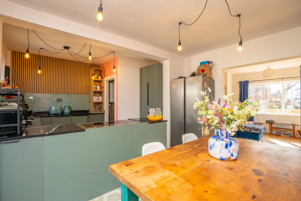 Property photo 3 of 30 Dining Room