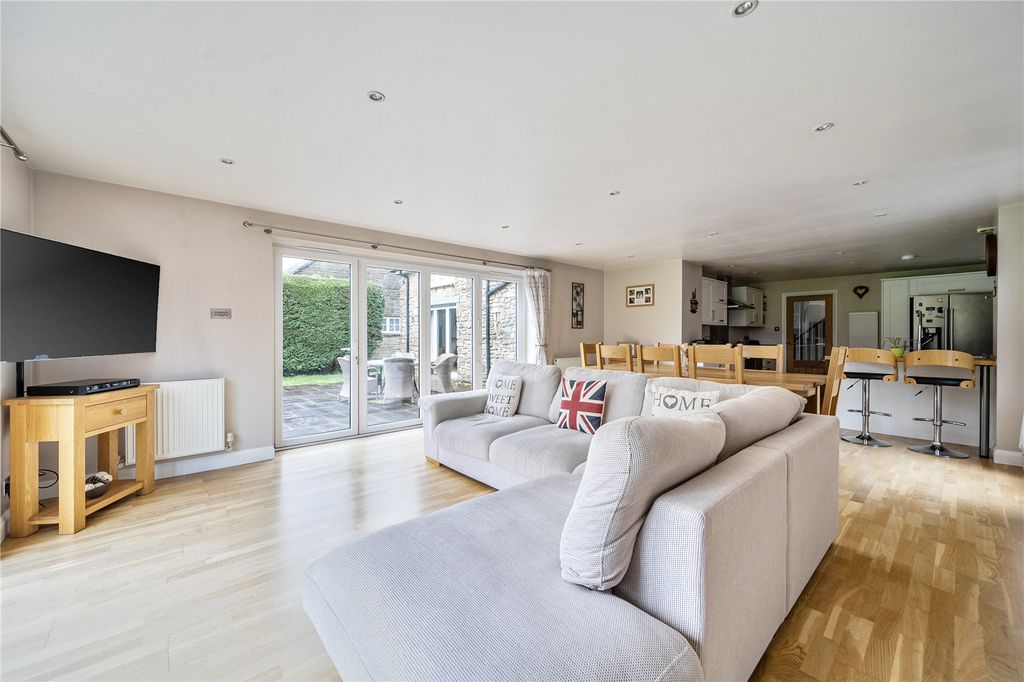 Property photo 2 of 17 Picture No. 13