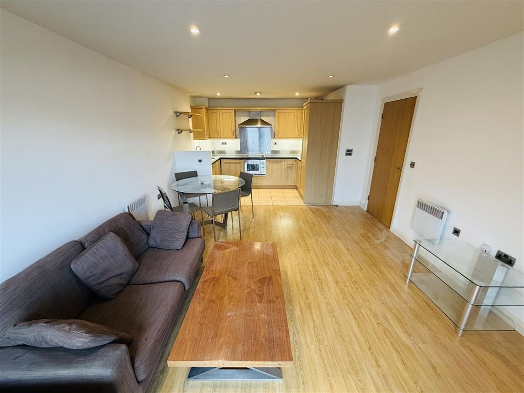 Property photo 2 of 9