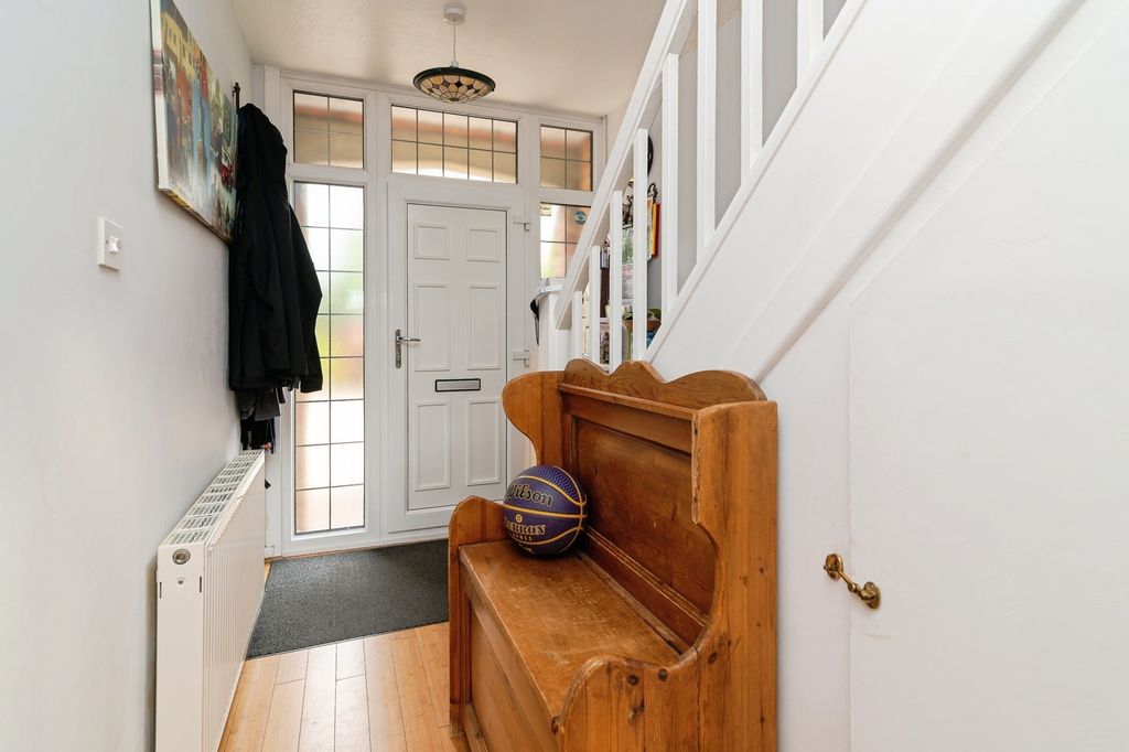 Property photo 3 of 17 Photo