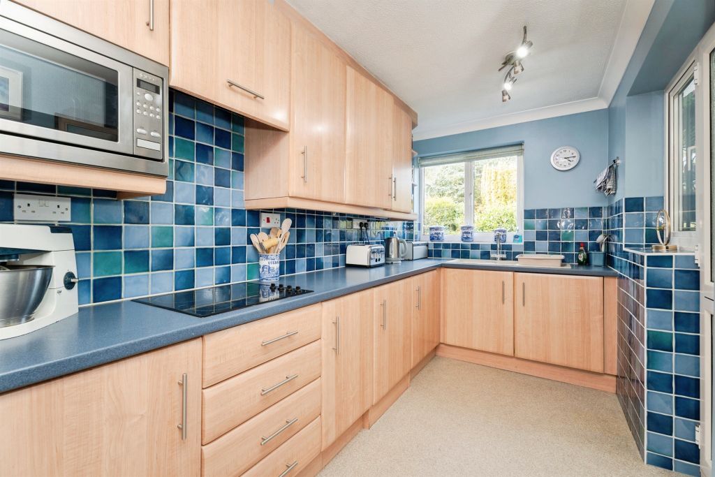 Property photo 2 of 17