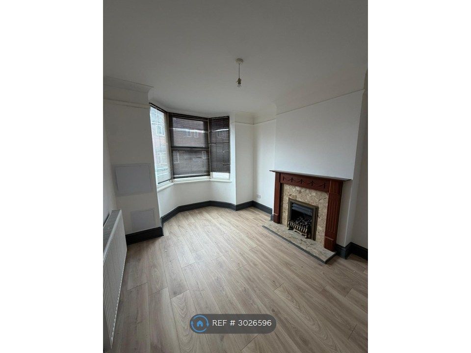 Property photo 2 of 12 Living Room