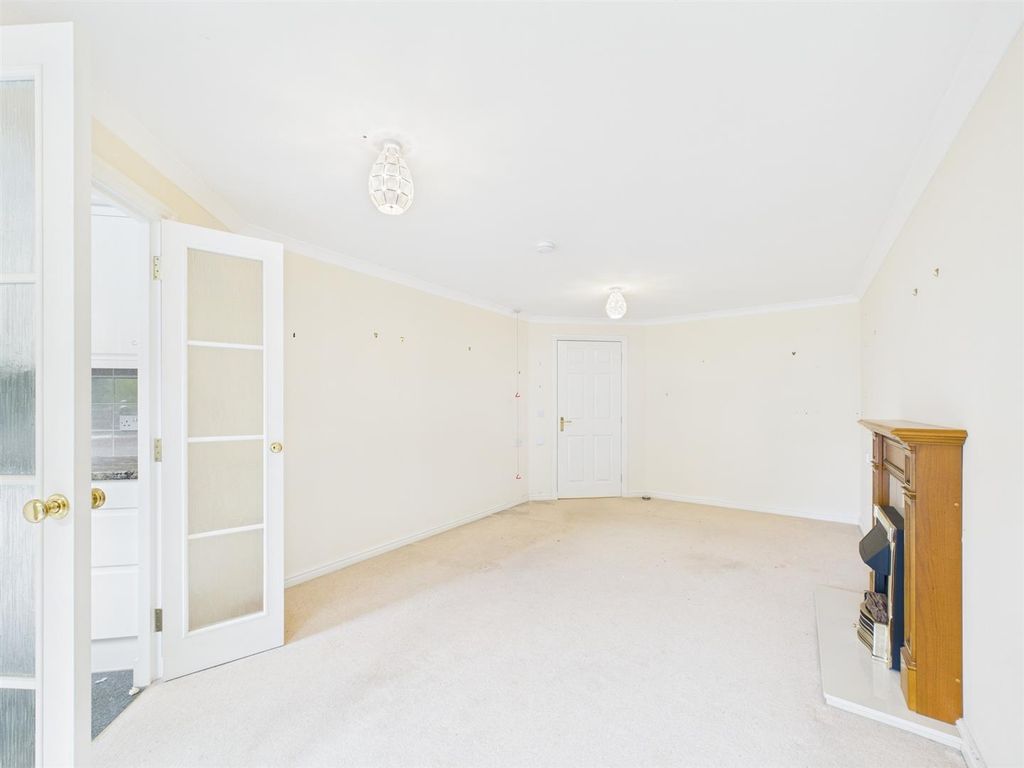 Property photo 3 of 21 Cam01486G0-Pr0856-Still005.Jpg