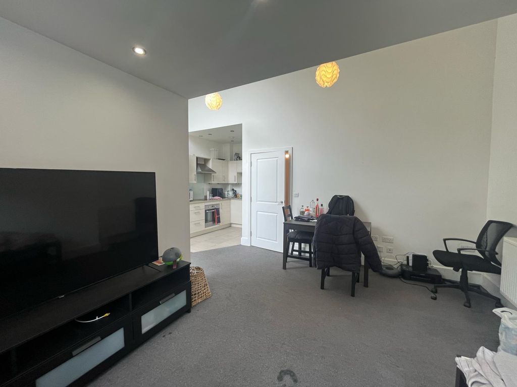 Additional image 5 of 2 bed flat for saleClarendon Park, Wheatsheaf Court LE2