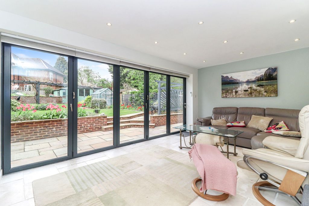 Property photo 3 of 33