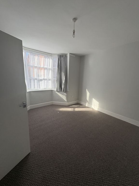 Property photo 1 of 13 Spacious 3-Bedroom Home On Credon Road, E13 9Bj €“ Newly Refurbished!