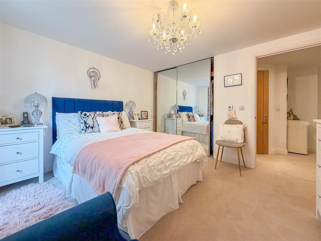 Additional image 15 of 2 bed flat for salePegs Lane, Hertford SG13