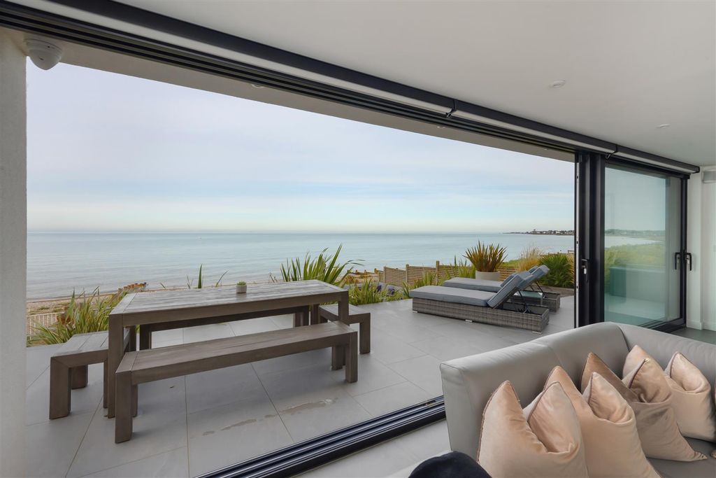 Property photo 3 of 42 Admiralty Walk, Seasalter, Whitstable