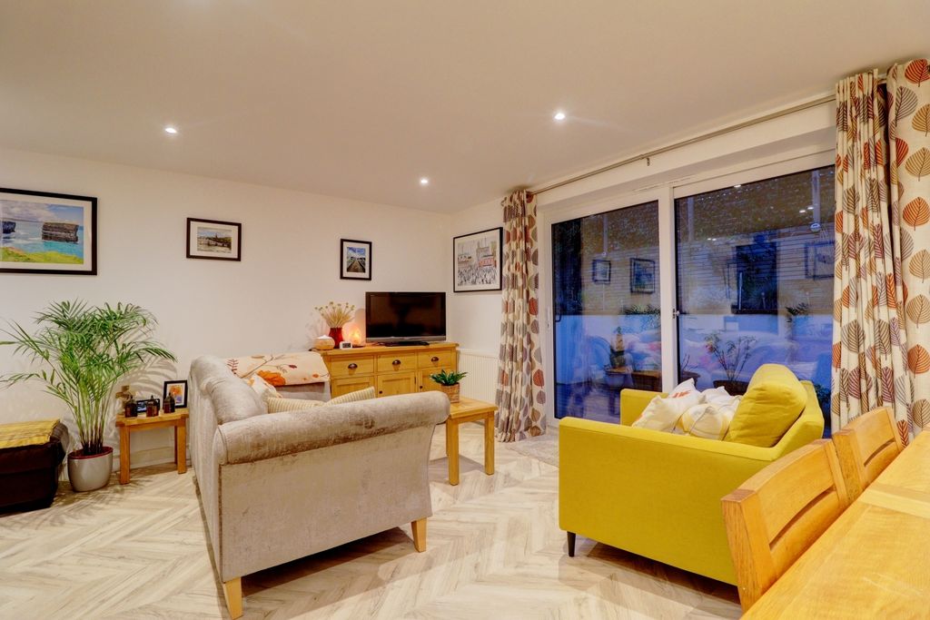 Property photo 3 of 11 Picture No. 02