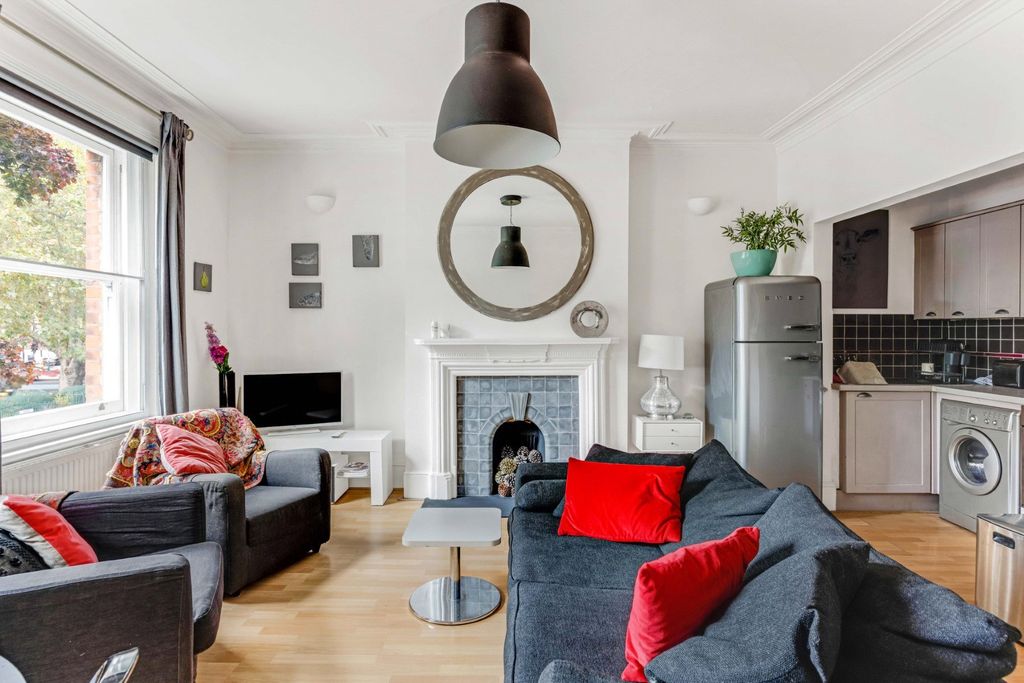 Property photo 2 of 7 Picture No. 11