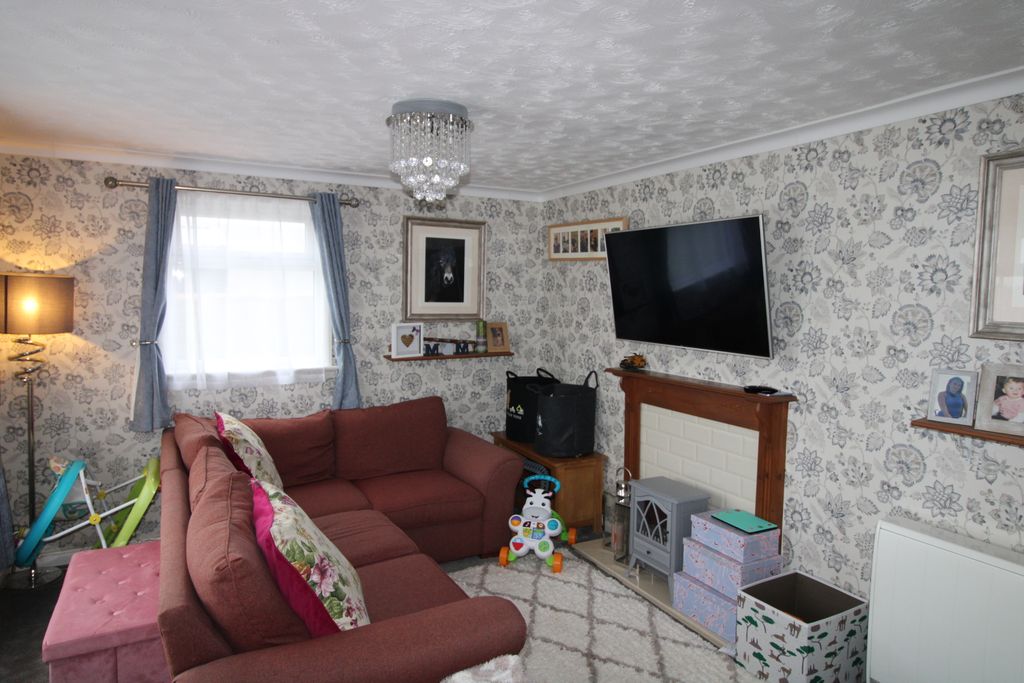 Property photo 2 of 9