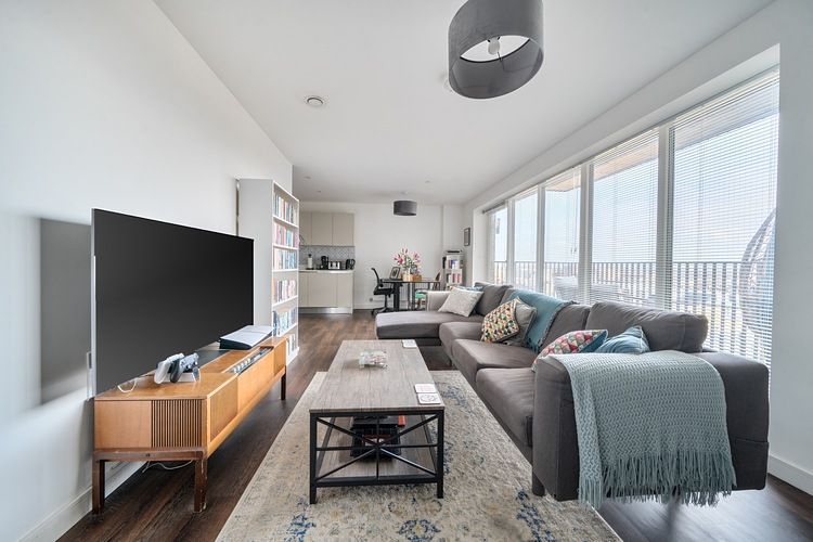 Property photo 2 of 20