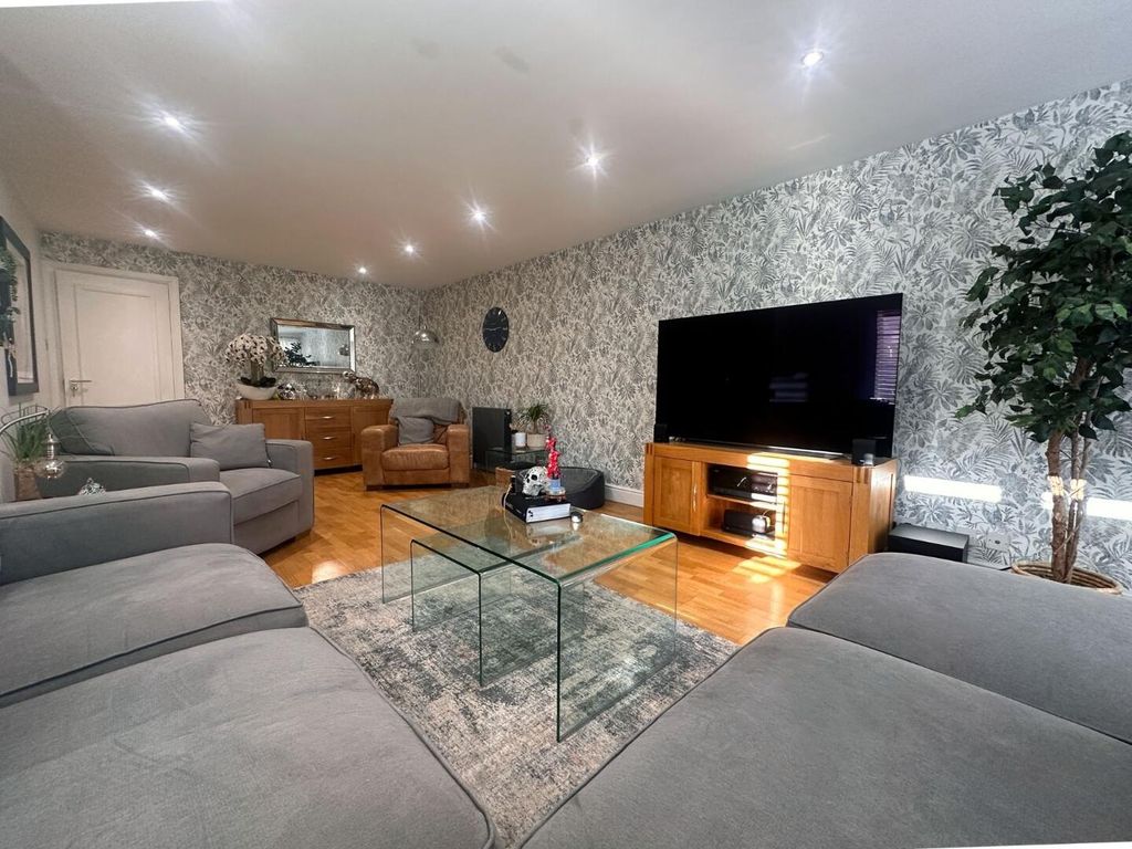 Property photo 3 of 38 Living Room