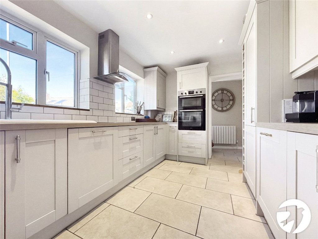 Property photo 2 of 16 Kitchen