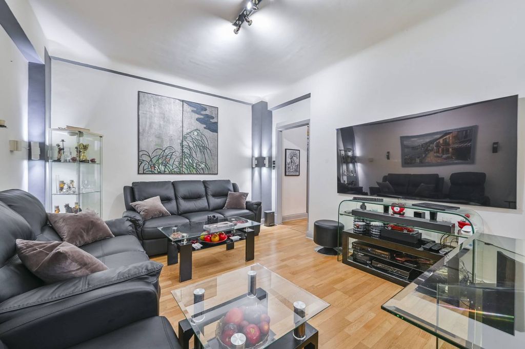 Property photo 3 of 8
