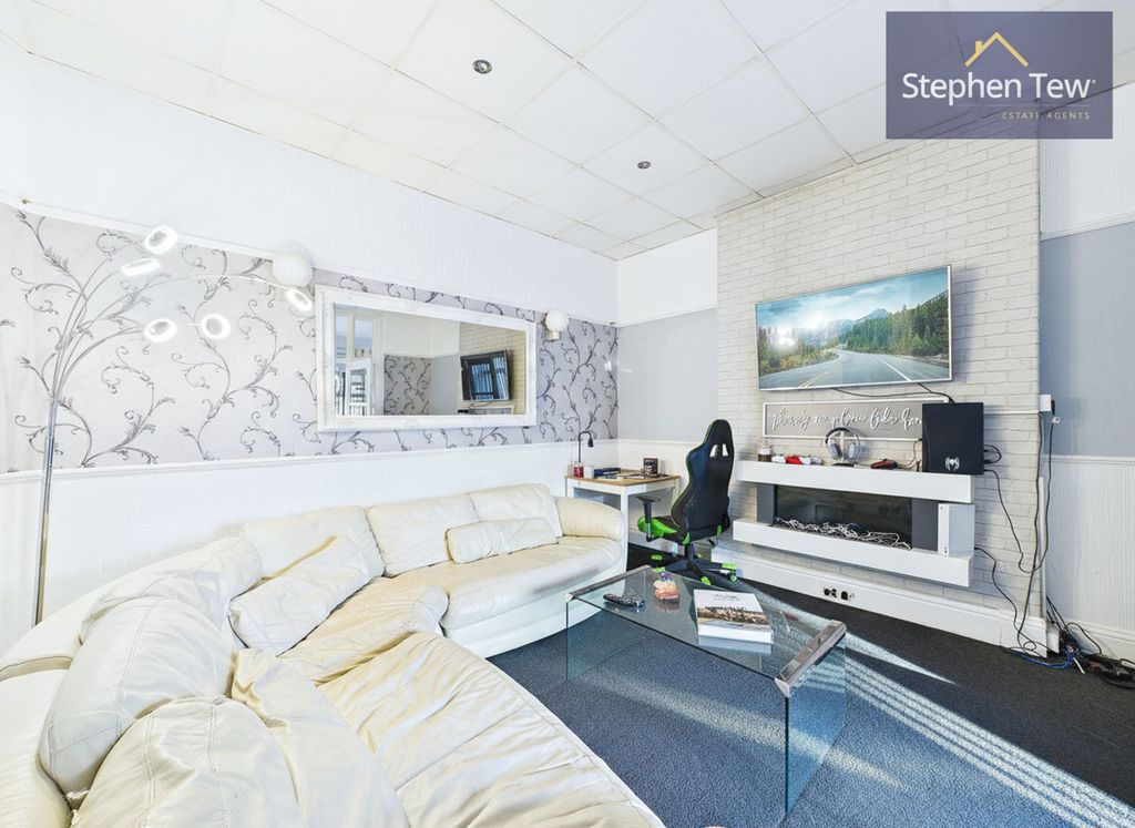 Property photo 2 of 24