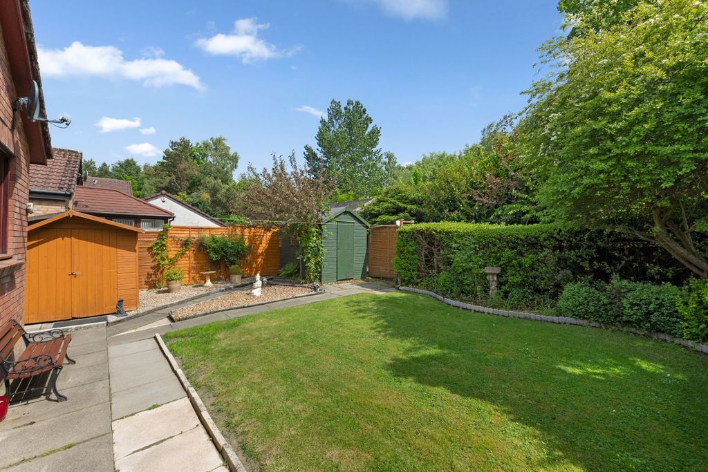 Property photo 2 of 28