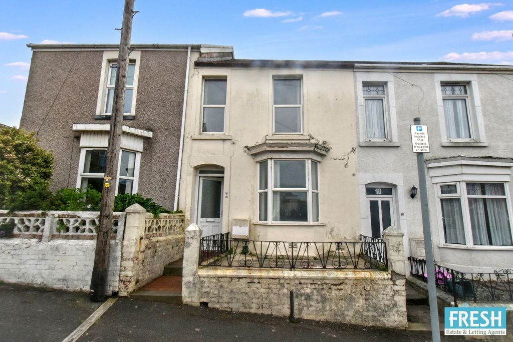 Property photo 1 of 27