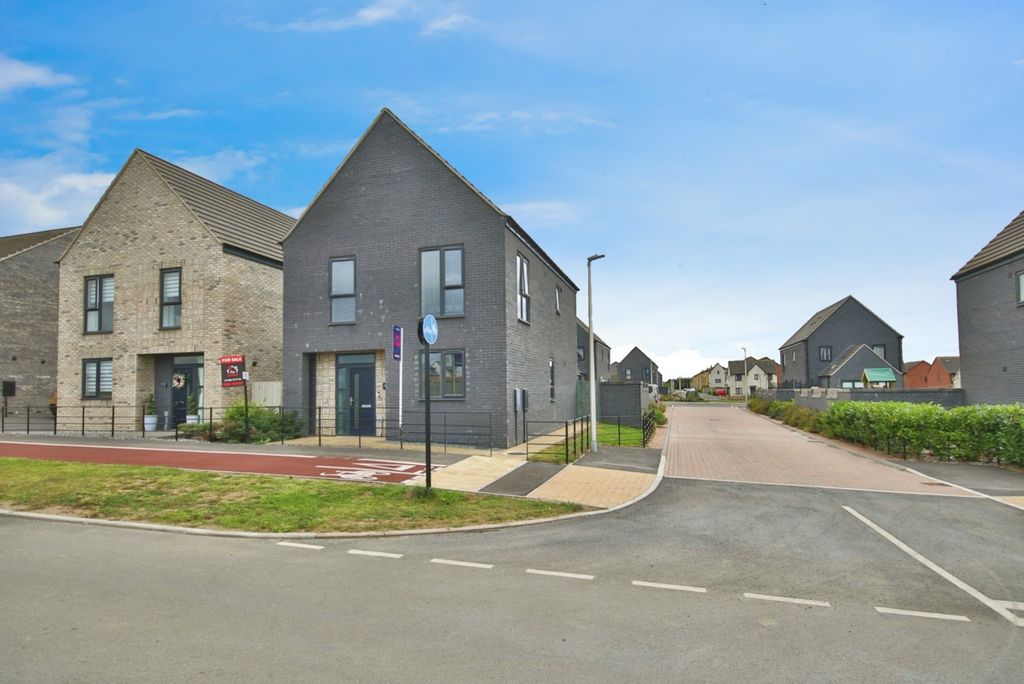 Property photo 1 of 15 4484580