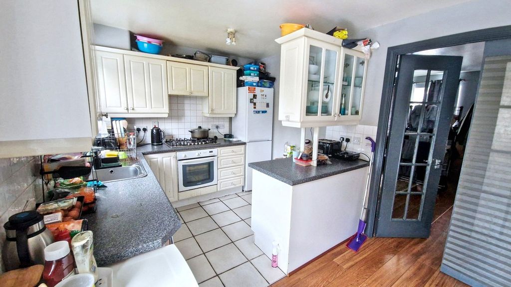 Property photo 3 of 7