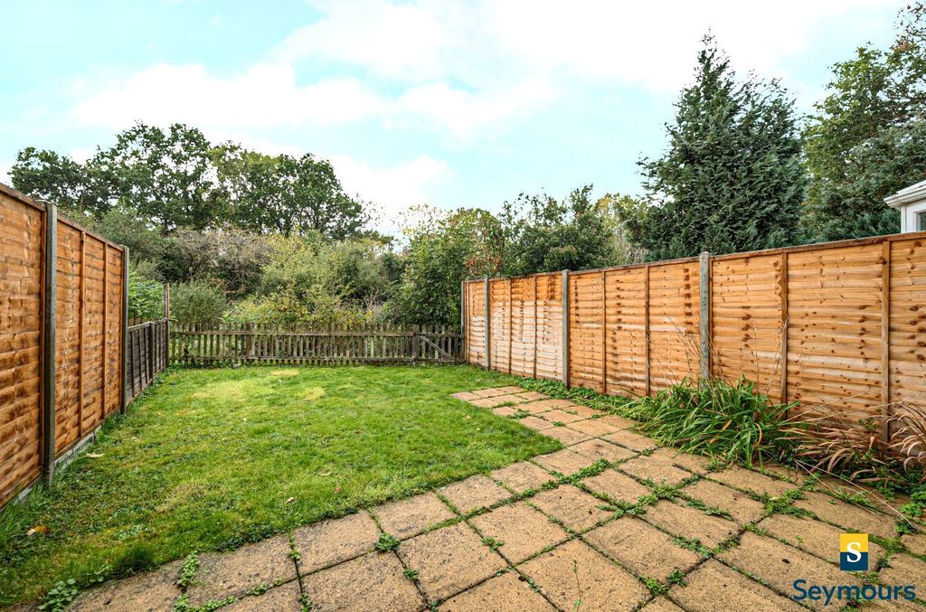 Property photo 3 of 16 Garden