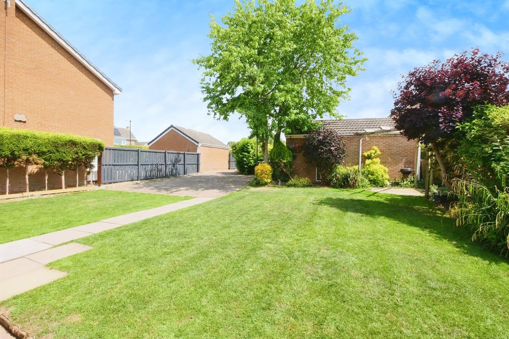 Property photo 3 of 17