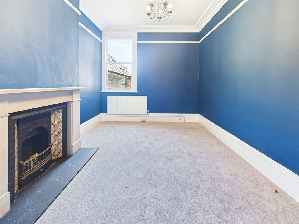 Property photo 3 of 16 Picture No. 05