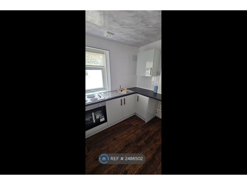Property photo 1 of 18 Kitchen