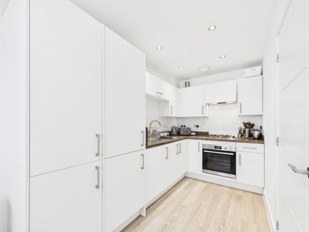 Property photo 3 of 25 4497698