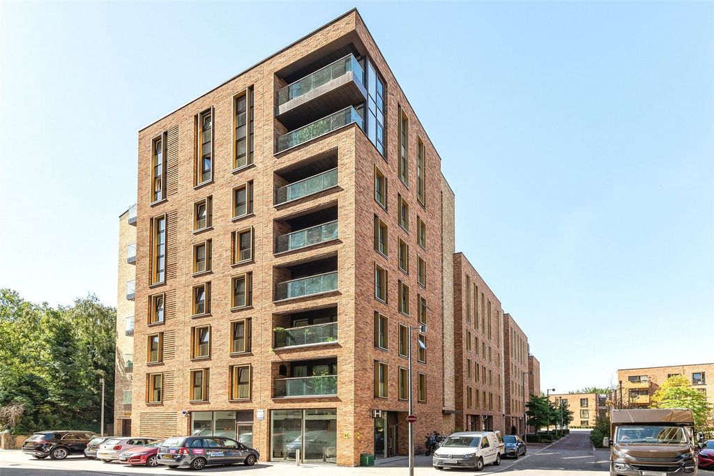 Property photo 2 of 23 Picture No. 24