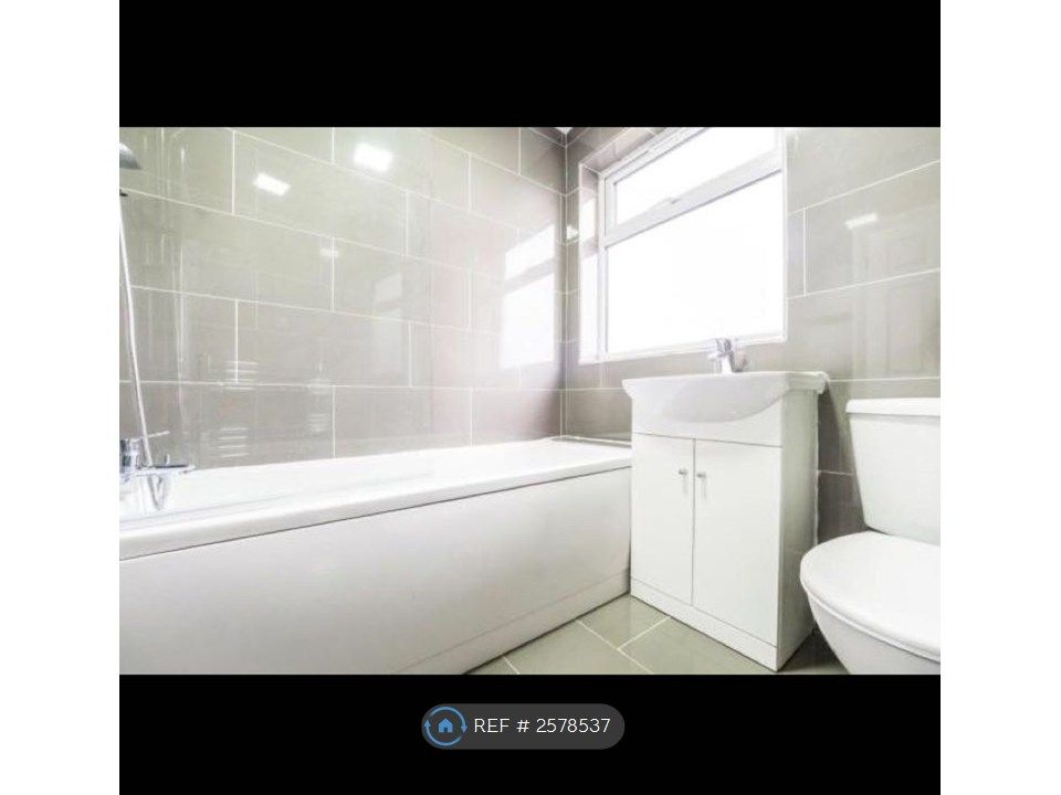 Property photo 3 of 12 Bathroom