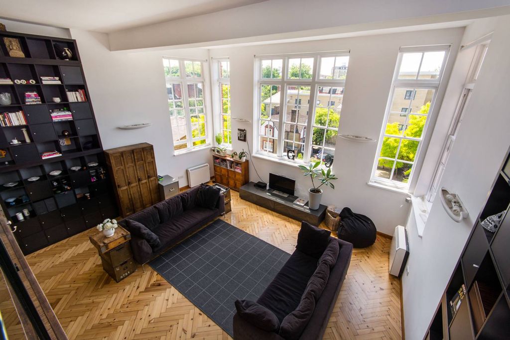 Property photo 3 of 16
