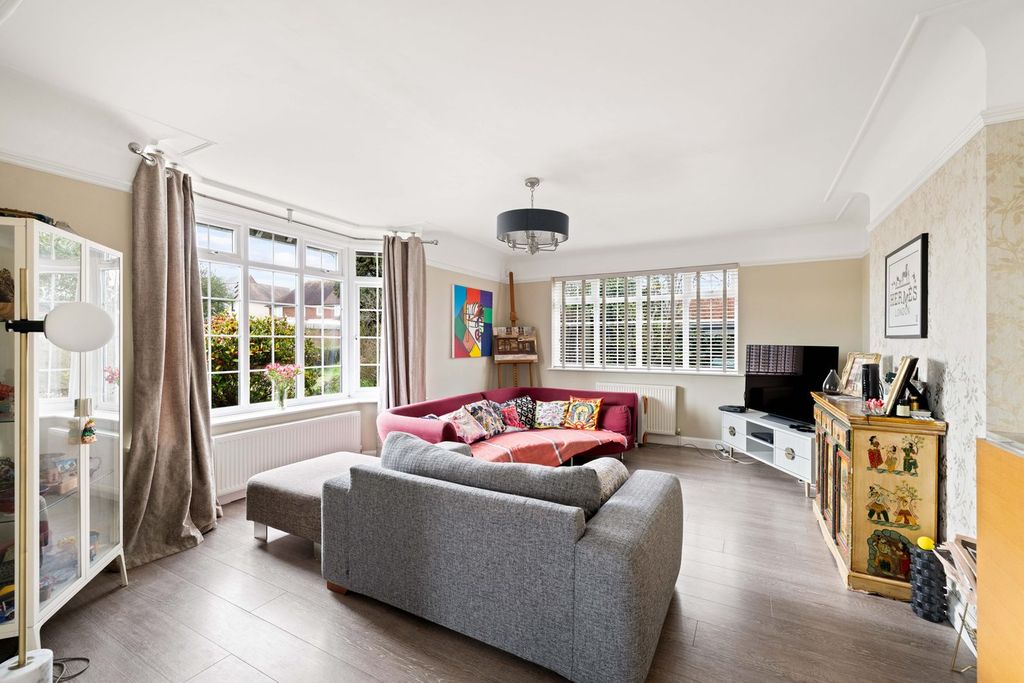 Property photo 2 of 26