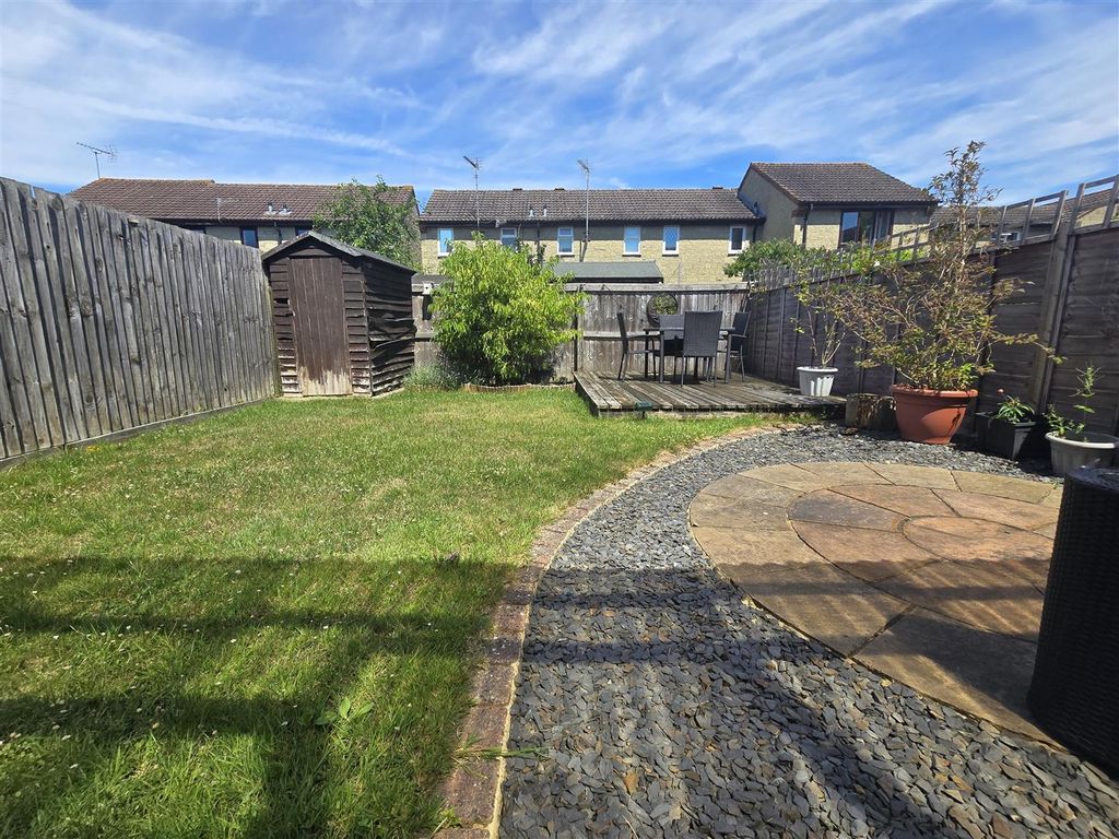 Property photo 2 of 10 Garden.Jpg