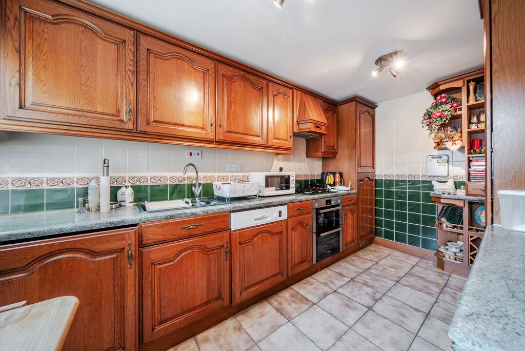 Property photo 3 of 18 1473537-18-6A3119...