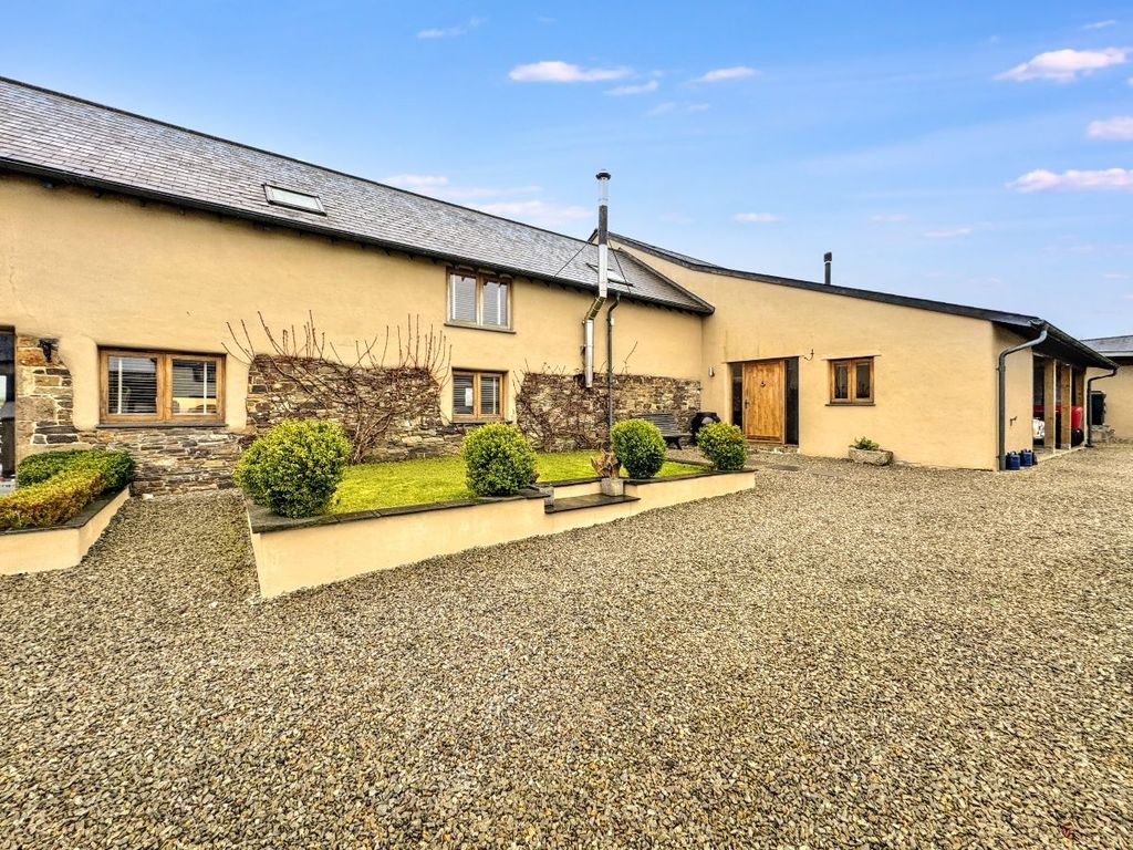 Property photo 2 of 31