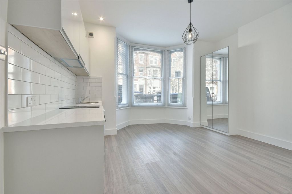 Property photo 1 of 10 Picture No. 09