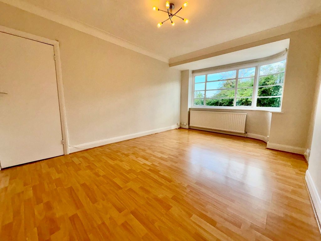 Property photo 2 of 7 Lounge2Capel
