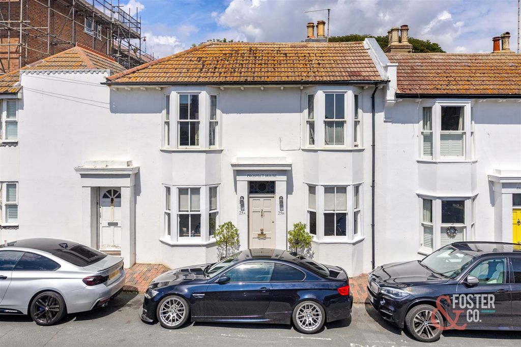 Property photo 1 of 12 Park Road Prospect House 25B-003.Jpg
