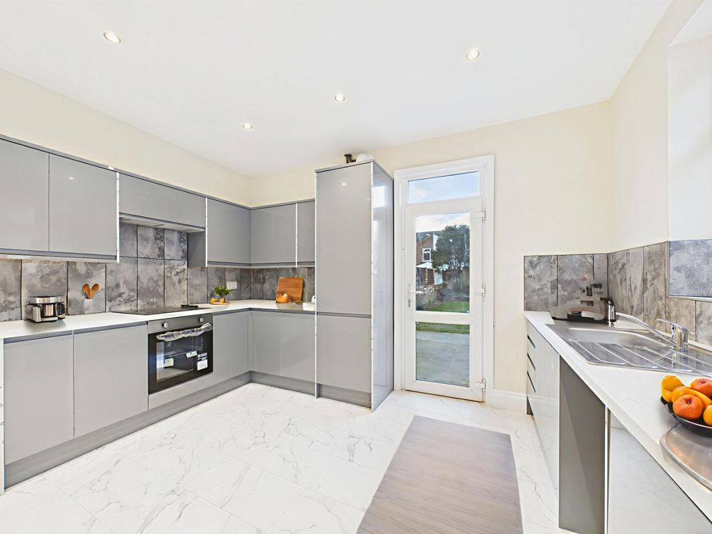 Property photo 2 of 12 4244124