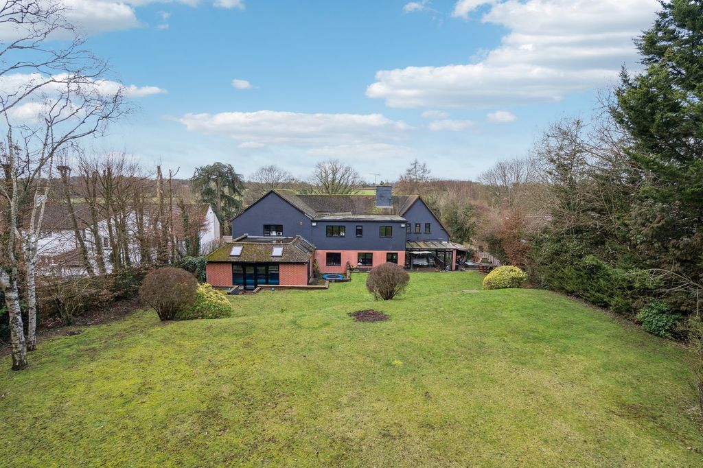 Property photo 2 of 23