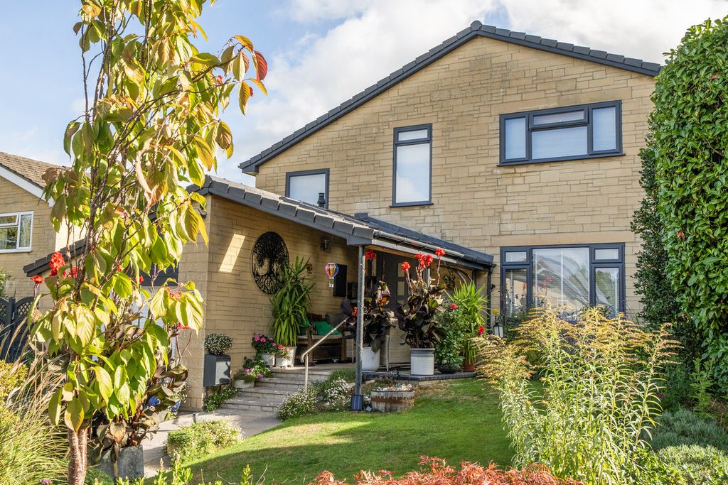 Property photo 1 of 37