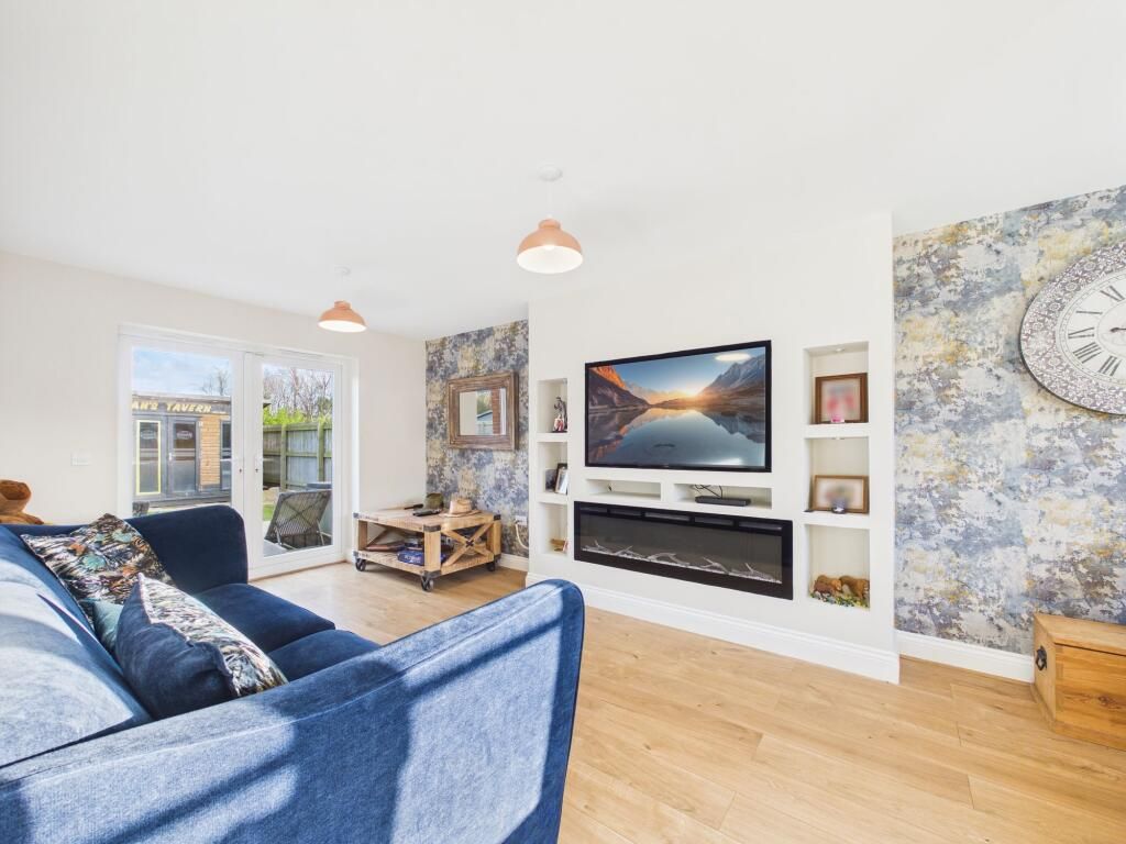 Property photo 3 of 25